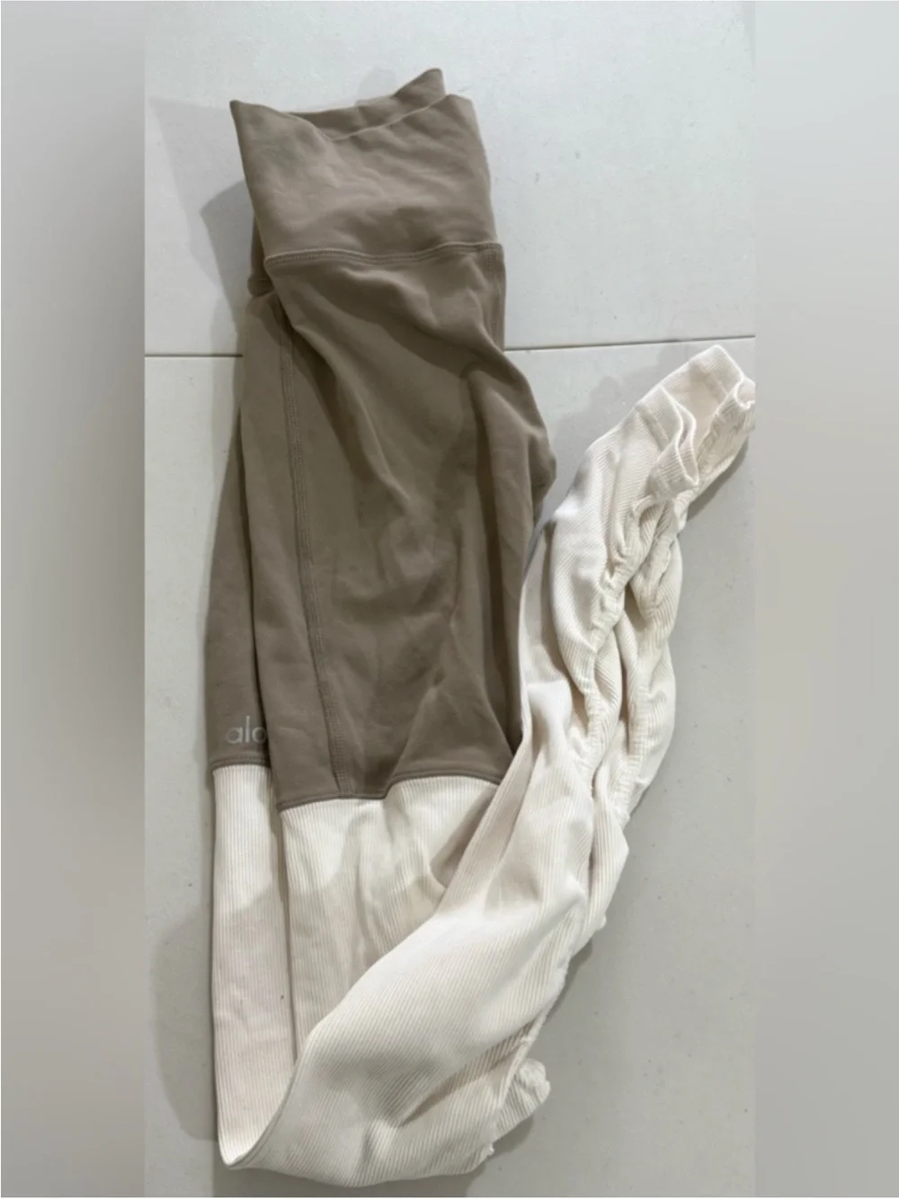 ALO Yoga Taupe and White Colorblock High-Waist Leggings